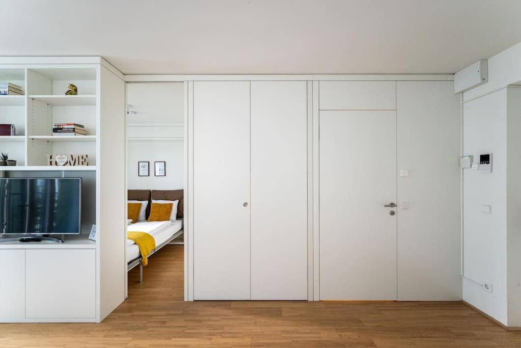 Apartment Hm • New Studio By Wu & Messe Wien
